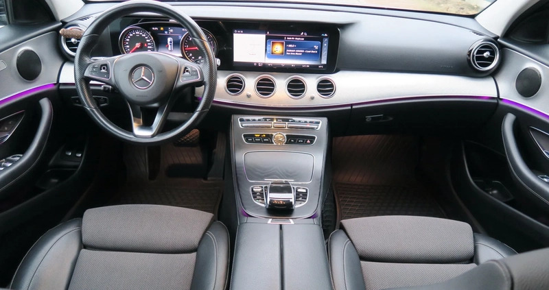 Mercedes-Benz Klasa E cena 107900 przebieg: 139000, rok produkcji 2018 z Poddębice małe 704